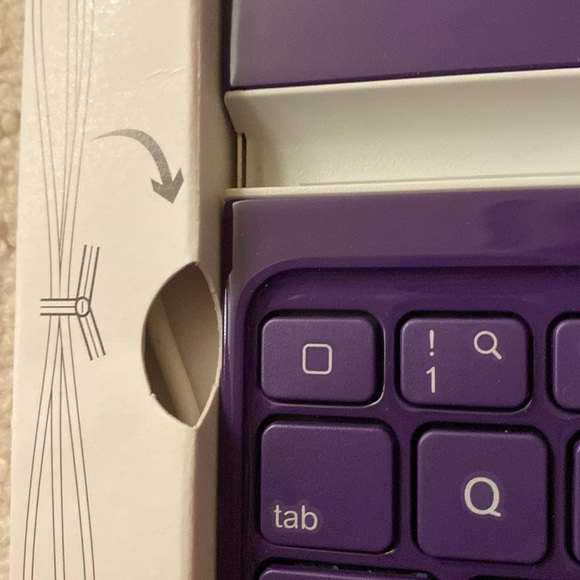 Logitech Ultrathin keyboard cover purple NEW - Picture 5 of 6